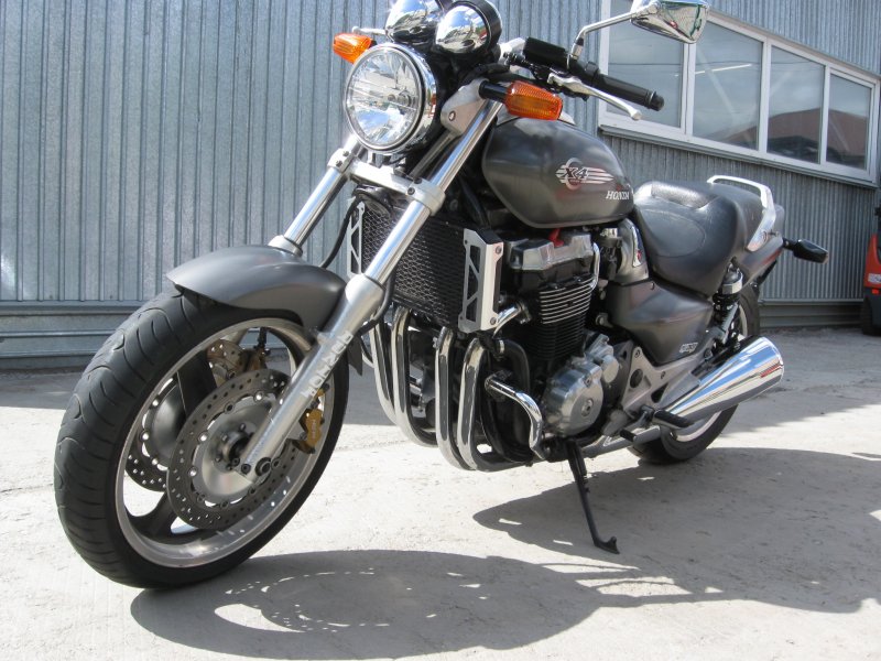 Мотоцикл Honda x4