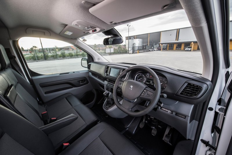 Peugeot Expert 9 Seater