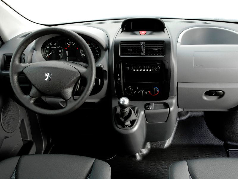 Peugeot Expert фургон салон