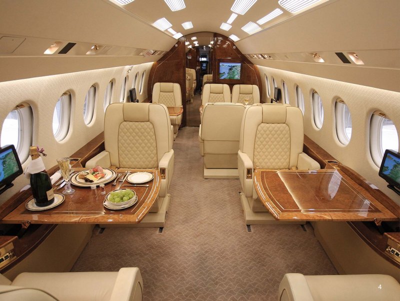 Dassault Falcon 8x салон