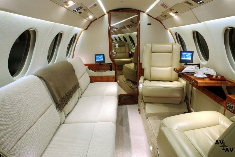 Самолет Dassault Falcon-10