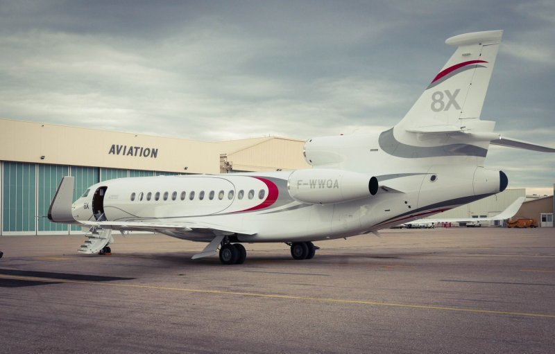 Dassault Falcon 8x самолет