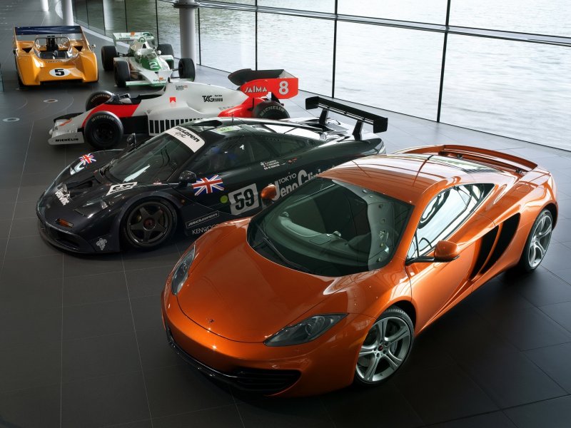 Машина MCLAREN mp4-12c