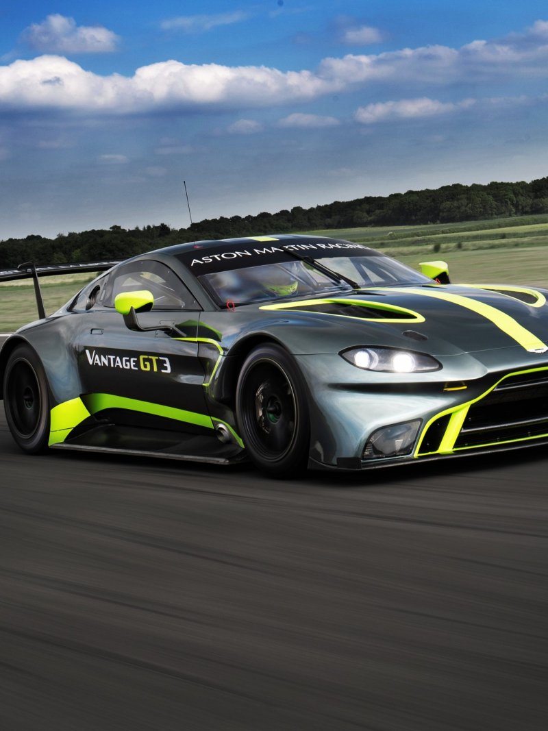 Aston Martin Vantage gt4