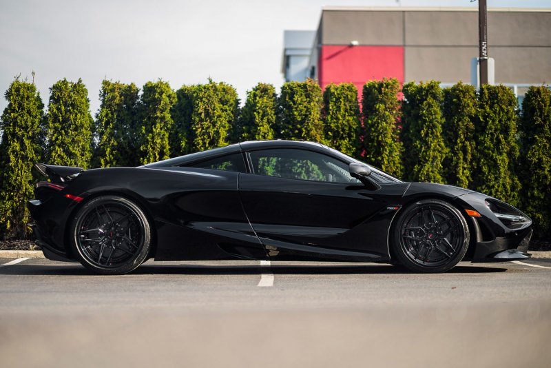 Макларен 720s Black