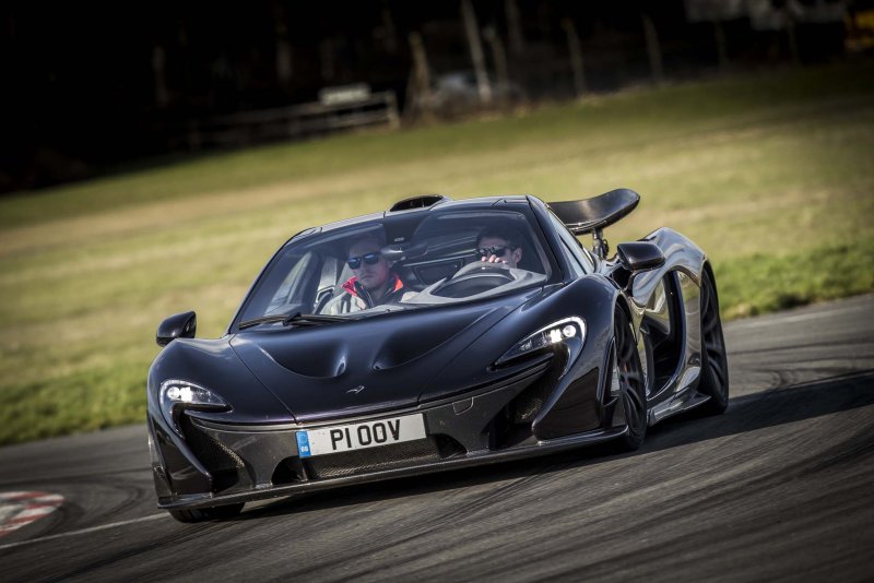 MCLAREN p1 GTR Black