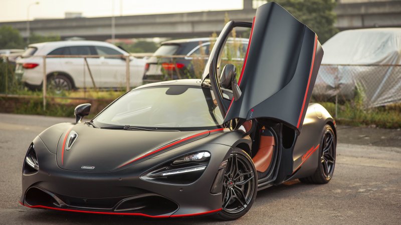 Макларен 720s черный