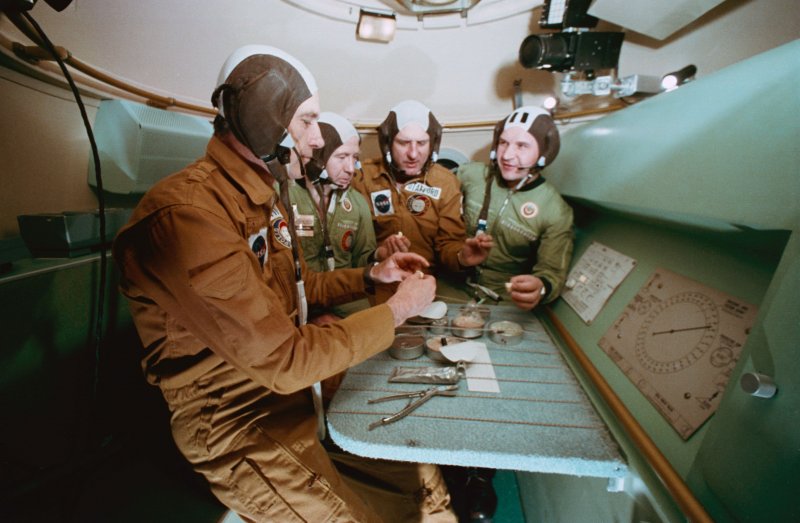 Аполлон 1975