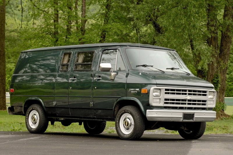 Фургоны Chevrolet chevy van