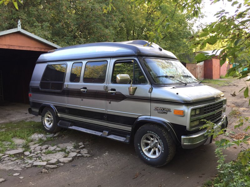 Chevrolet van олива