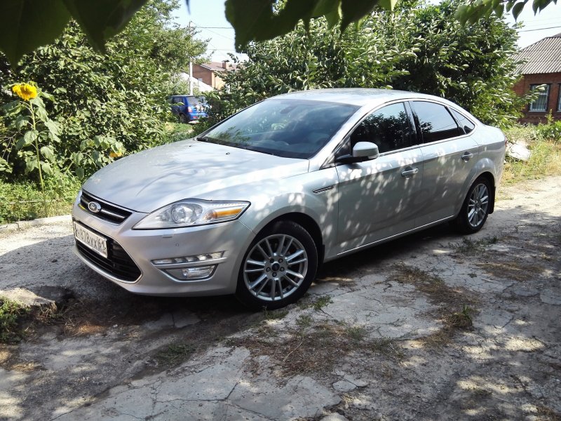 Форд Мондео серебристый 2011