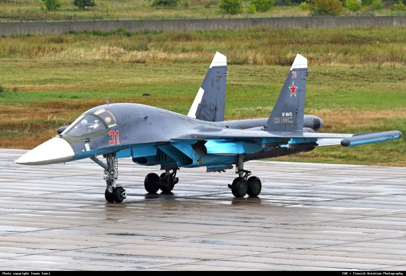 Су-34 бомбардировщик