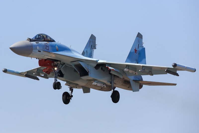 Су-35 реактивный самолёт
