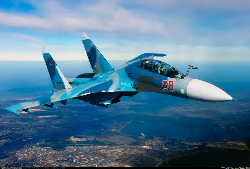 Истребитель Су-35