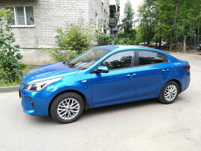 Киа Рио синяя 2019