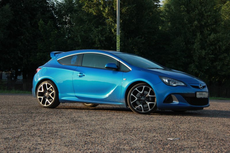 Opel Astra OPC 2015
