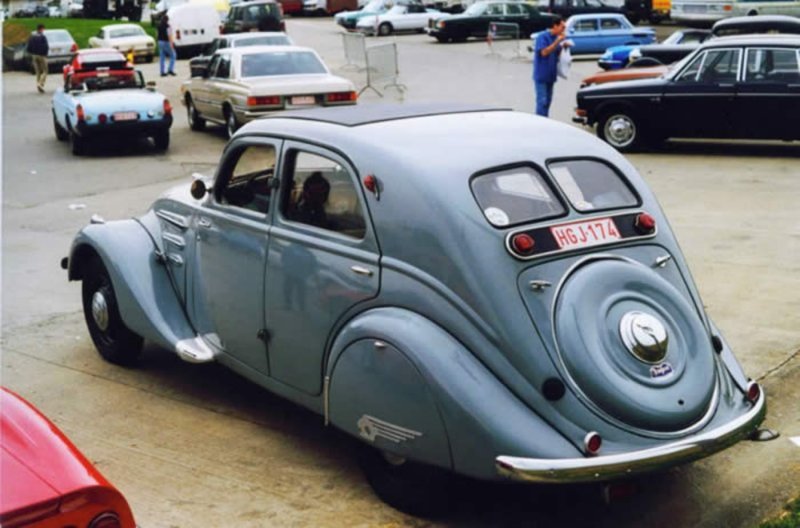 Peugeot 302