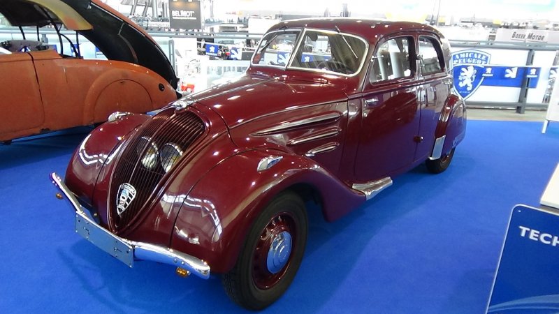 1935 Peugeot 402 Limousine