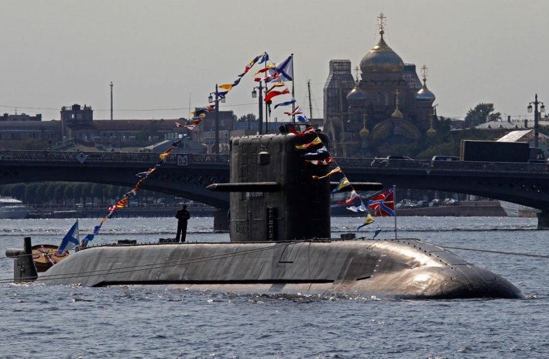 Подлодка Юрий Долгорукий всплытие