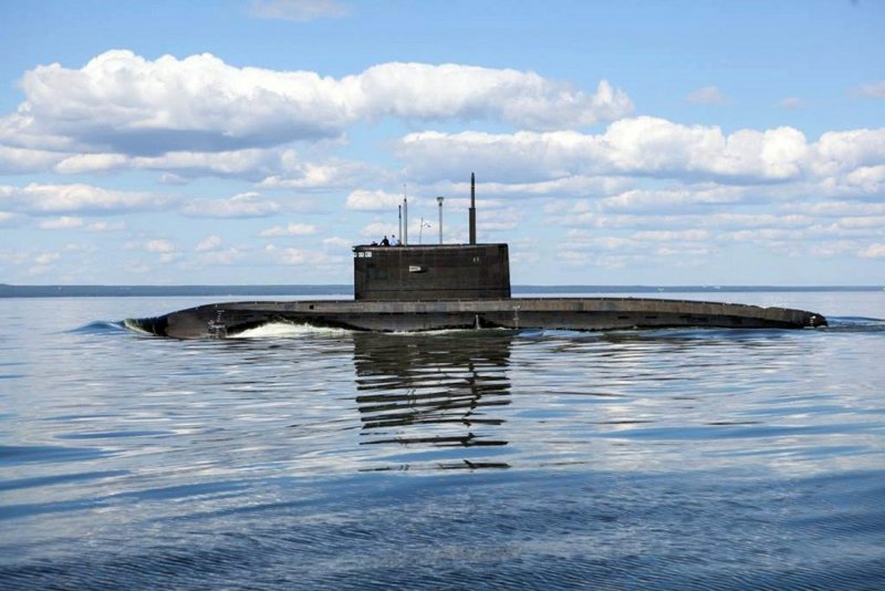 Всплытие Российской подводной лодки
