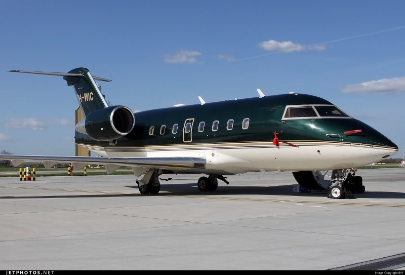 Самолет CL 25
