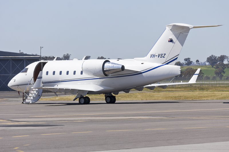 Canadair CL-600-2b16 Challenger 604