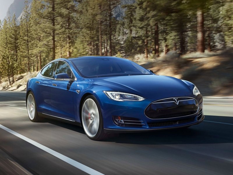 Машина Tesla model 3