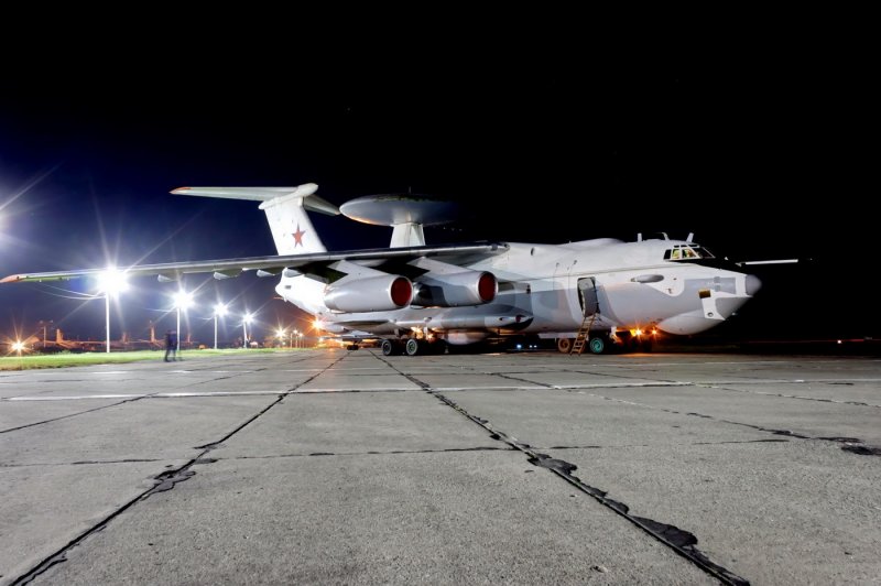 Самолет дальнего радиолокационного обнаружения и наведения а-50
