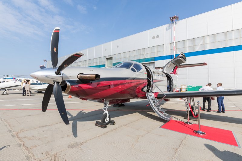Самолет Antonov Airlines Антонов АН-22 Антей 1:500 масштабная
