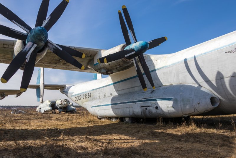 Грузовой самолет АН В Кольцово