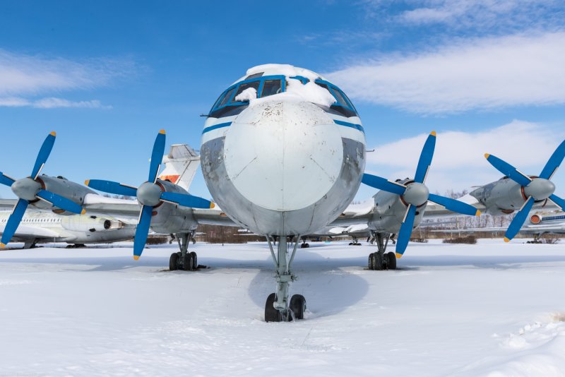 Легкий турбовинтовой самолет