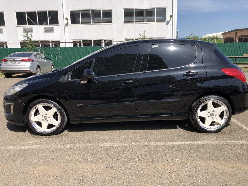 Peugeot 308 белые диски
