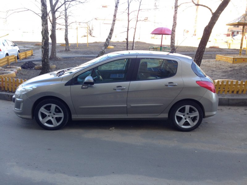 225/55/16 Peugeot 308