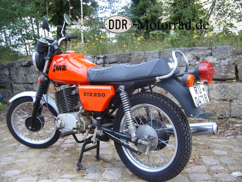 Мотоциклы ГДР MZ ETZ 250