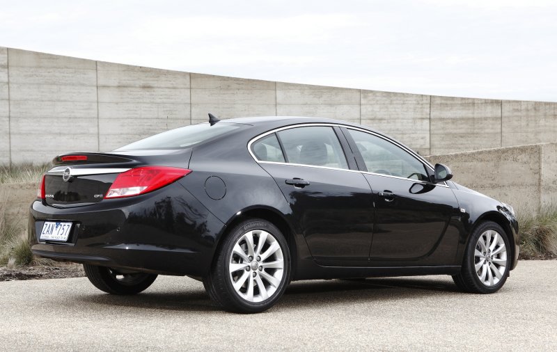 Опель Инсигния 2013 черная