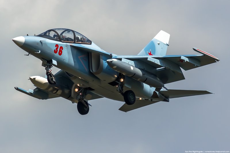 Учебный истребитель як-130