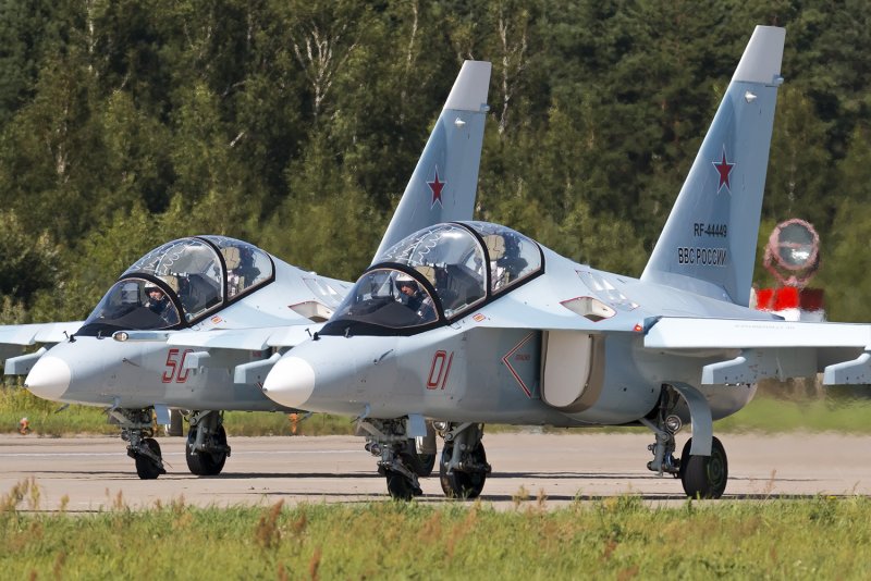 Як-130 бомбардировщик