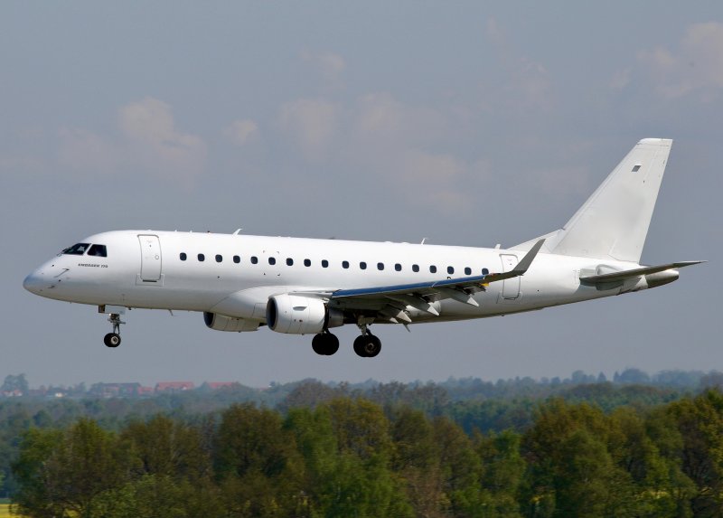 Embraer 170