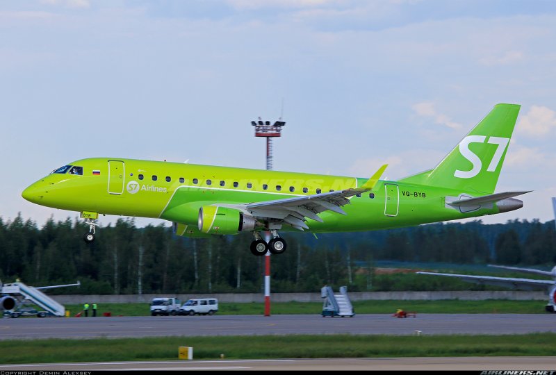 Embraer e-170 s7 Airlines