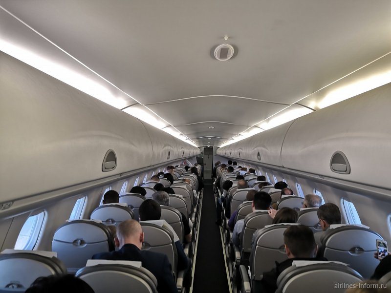 Embraer rj170 s7 салон