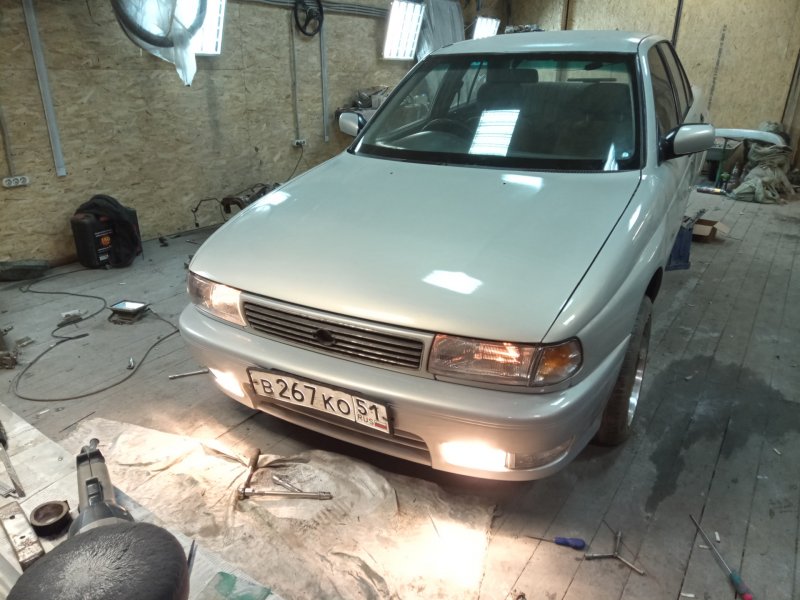 Nissan Sunny старый
