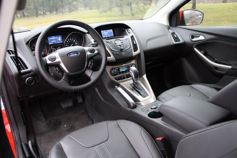 Ford Focus 3 седан салон