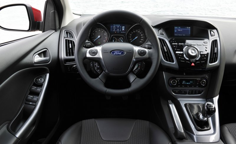 Ford Focus 2012 седан салон