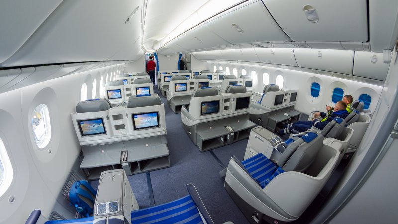 Boeing 787-10 Dreamliner салон