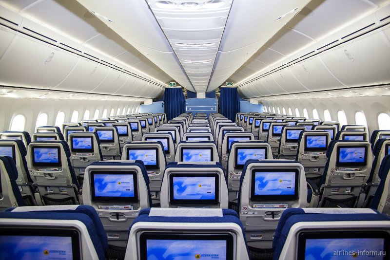 Uzbekistan Airways 787 Dreamliner салон
