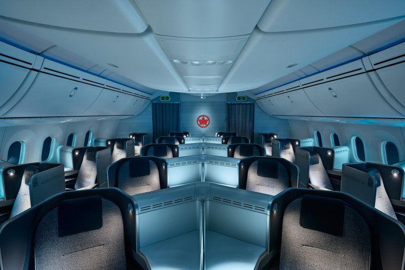 738 Дримлайнер