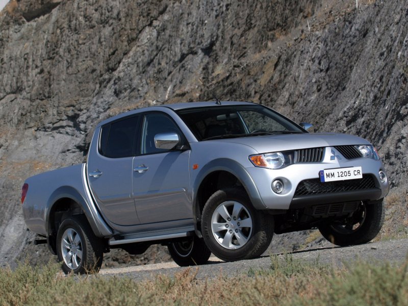 Mitsubishi l200 Black