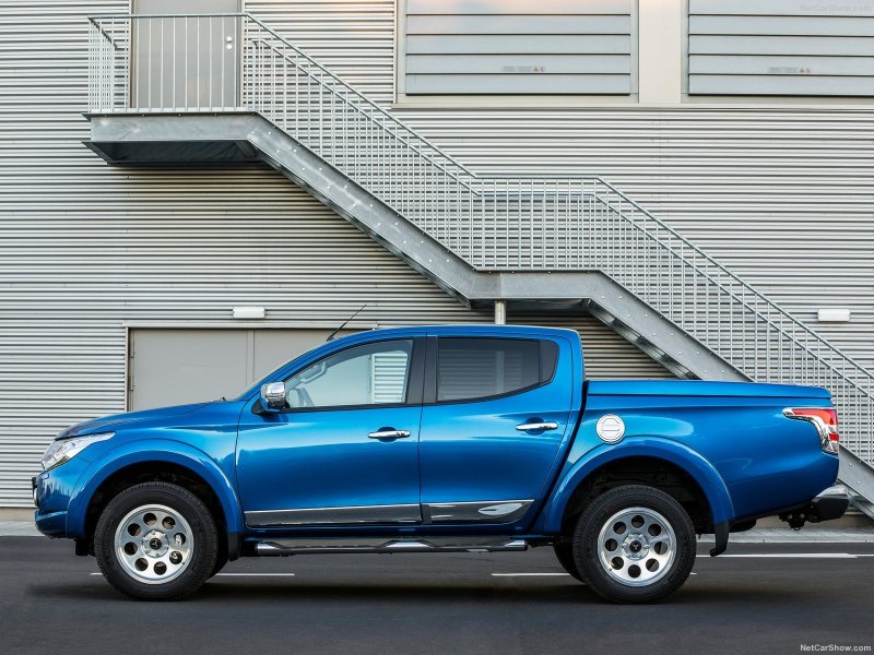 Mitsubishi l200 2015