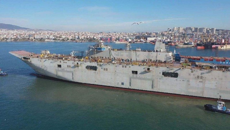 Турецкий авианосец TCG Trakiya