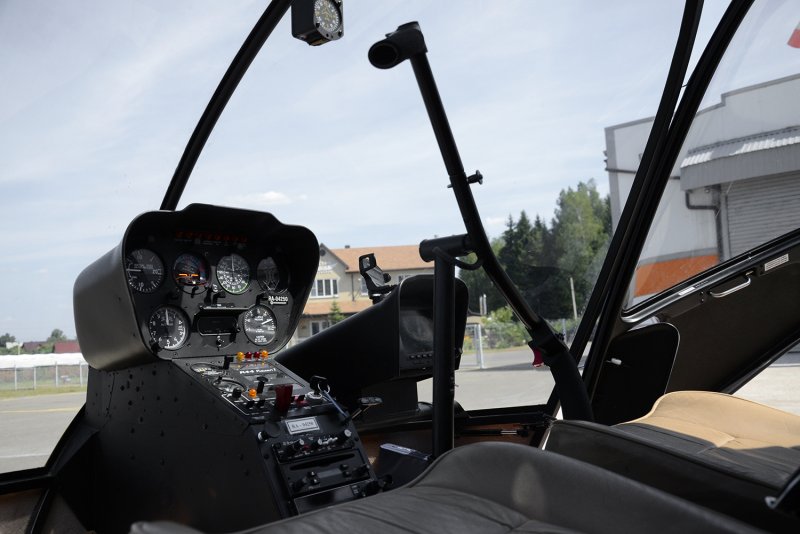 Robinson r44 внутри